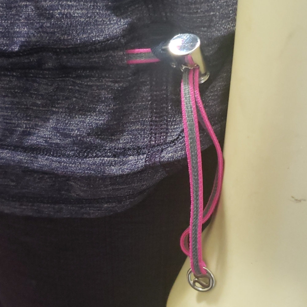 Lululemon top - Picture 2 of 4
